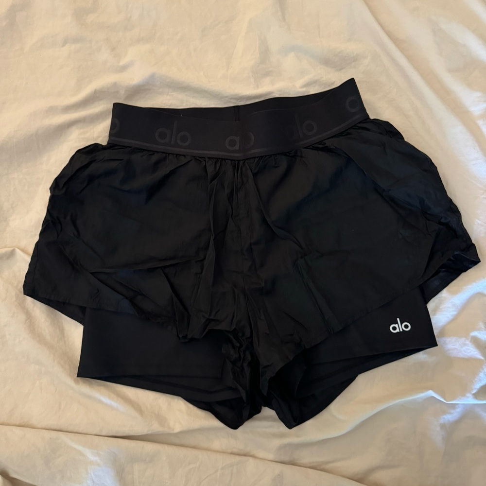 ALO Yoga Jet Black Dual-Layer Shorts - Picture 2 of 4